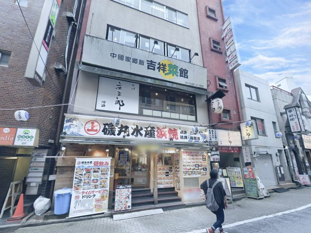 内田ビルのエントランス