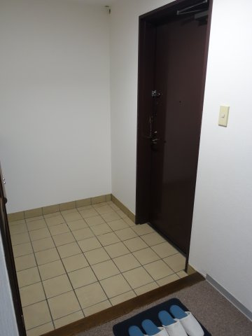 リヴィエール万代の玄関