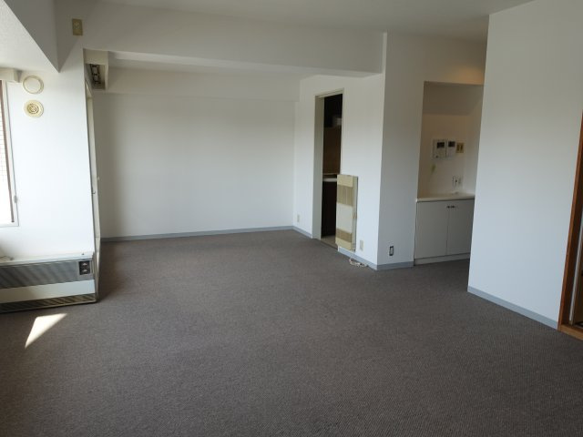 リヴィエール万代の居間・リビング