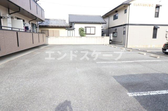 ジュネスなかじま　Ｄの駐車場|高崎、前橋、伊勢崎エリアのお部屋探しはエンドスケープまで！お客様の理想お聞かせ下さい♪