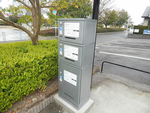 レシデンシア小森野　Ｆ棟のエントランス|宅配BOX付きで不在時の荷物の受け取りに便利です☆