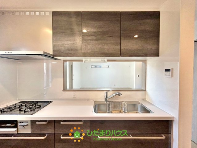 宮代町中島　新築未入居の収納|キッチン上部に収納も備え付けです！