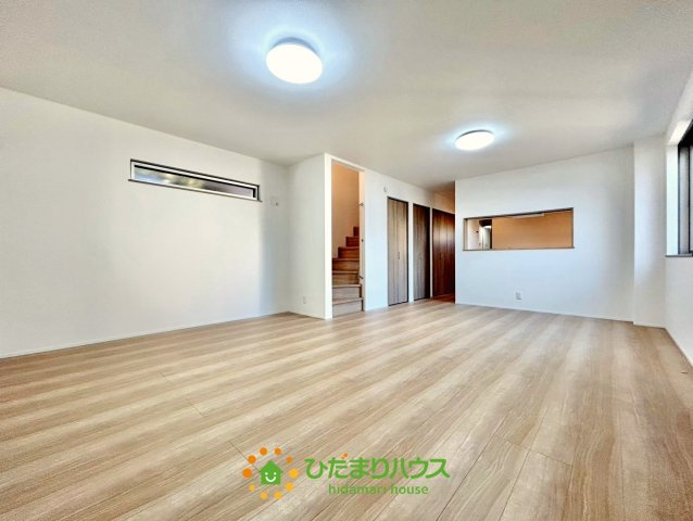 宮代町中島　新築未入居の居間・リビング|19.7帖のLDKです！