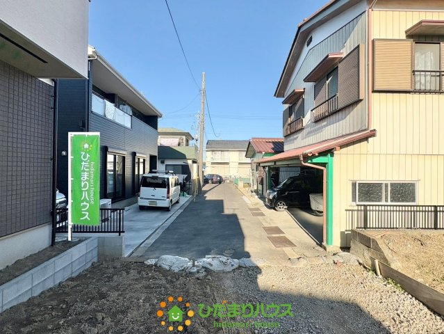 宮代町中島　新築未入居の前面道路含む現地写真|敷地が奥にある為、お子様が急に飛び出て事故に巻き込まれにくいです！