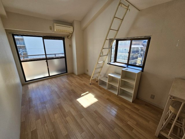 ブラウンコートの居間・リビング