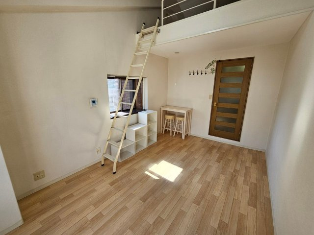 ブラウンコートの居間・リビング