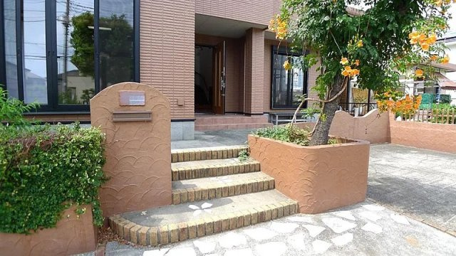 熊谷市籠原　中古戸建のエントランス|高級感のあるおしゃれなエントランス