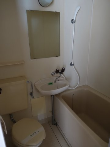 鈴木ビルの浴室