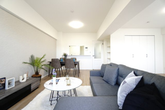 【居間・リビング】 | 【上質リノベ】サンシティ船越 | 室内（2024年8月22日15：00頃）撮影