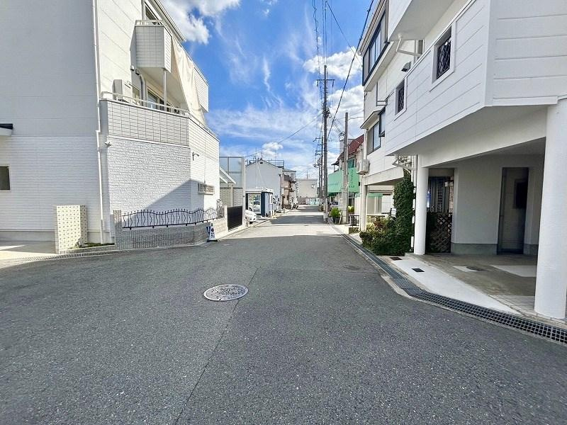 中宮本町　中古一戸建ての前面道路含む現地写真|前面道路含む現地写真■物件内覧・資金計画相談・住宅ローン相談、リフォーム相談、お問合せ受付中■
※当日・翌日のご内覧、ご相談はお電話でのお問合せがスムーズです！