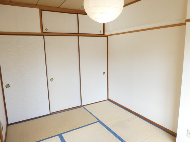ハイツ延命の和室