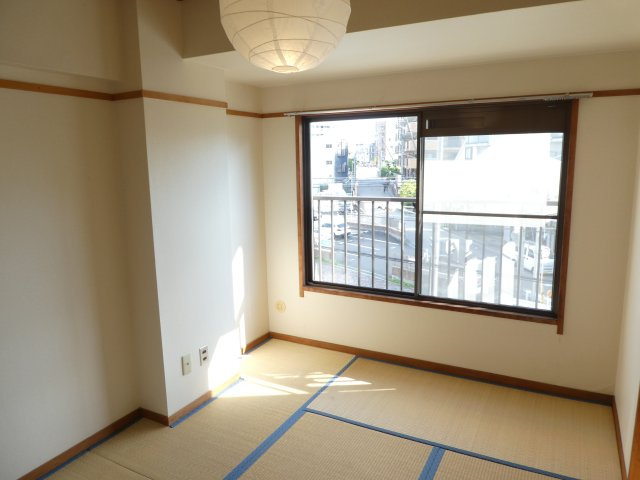 ハイツ延命の和室