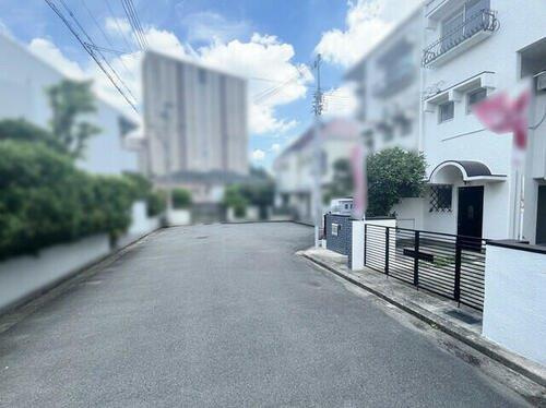 菊丘町　中古一戸建ての前面道路含む現地写真|前面道路含む現地写真■物件内覧・資金計画相談・住宅ローン相談、リフォーム相談、お問合せ受付中■
※当日・翌日のご内覧、ご相談はお電話でのお問合せがスムーズです！