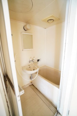 【浴室】 | コーポスカイE | ※同物件・反転タイプの写真です。