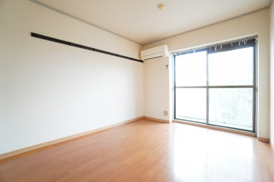 【洋室】 | コーポスカイE | ※同物件・反転タイプの写真です。