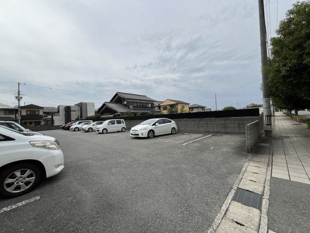 キャッスルコート飯田の駐車場