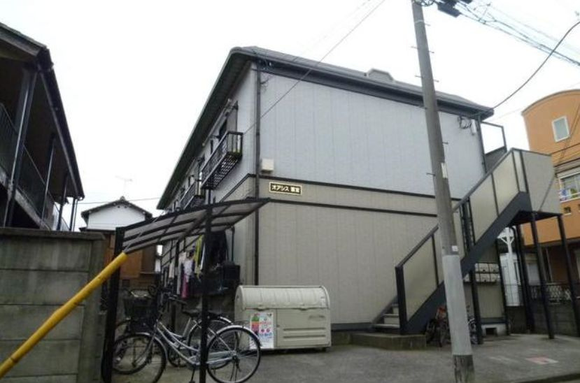 オアシス鷺宮のエントランス