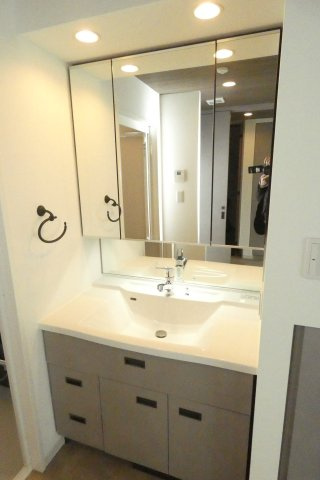 アトラス神戸北鈴蘭台の洗面所