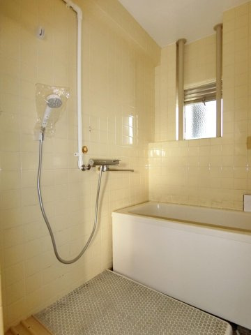 栗木第2ビルの浴室|お風呂で日々の疲れを落としましょう