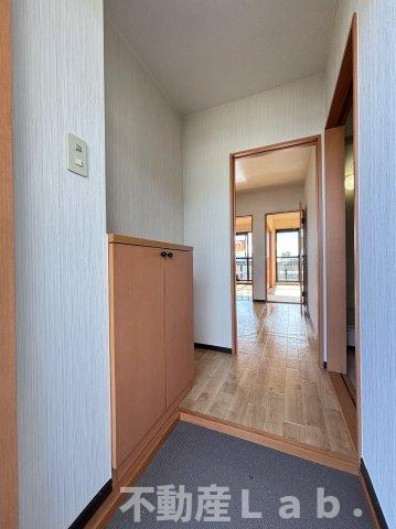 Ｋ２コーポラス十五社の玄関