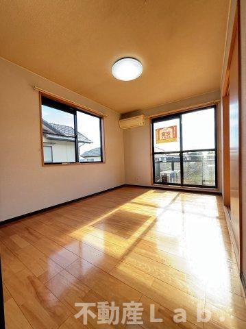 Ｋ２コーポラス十五社の居間・リビング