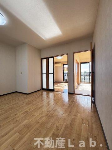 Ｋ２コーポラス十五社の居間・リビング