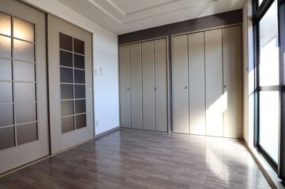 【洋室】 | ヴィラージュ