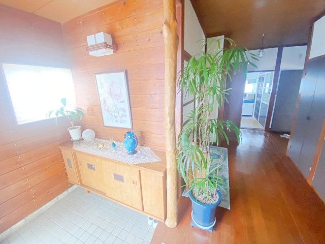 福島市小田　中古戸建の玄関