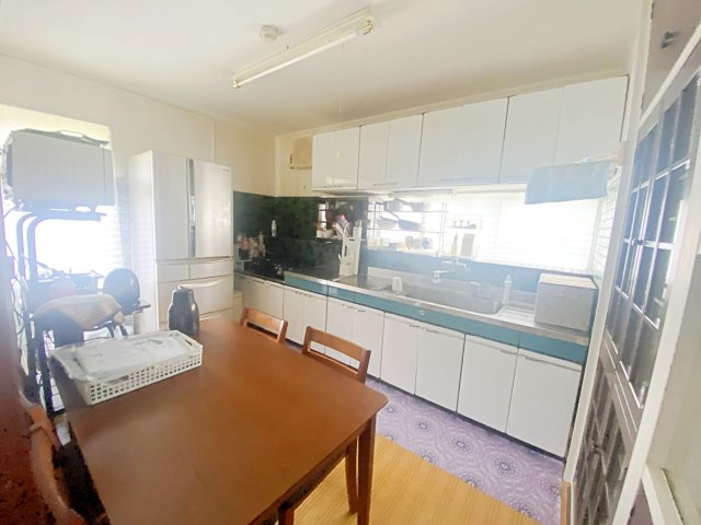 福島市小田　中古戸建の居間・リビング