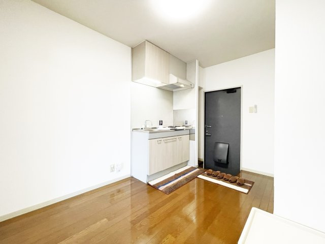 徳島市八万町川南のアパートの居間・リビング