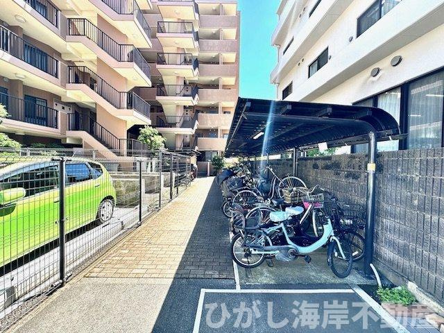 ハイホーム湘南茅ヶ崎の駐車場|新規リフォーム完了！敷地内駐輪場