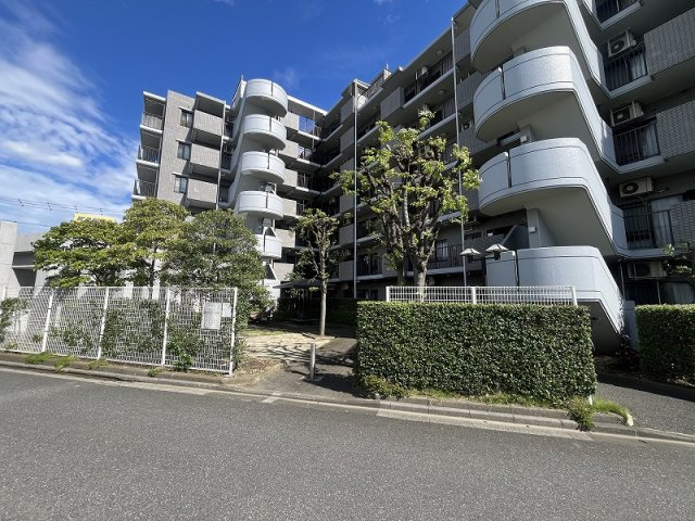 コスモ浮間舟渡プレサージュの外観