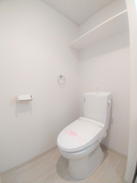 バストイレ別タイプ　上には棚も御座います♪