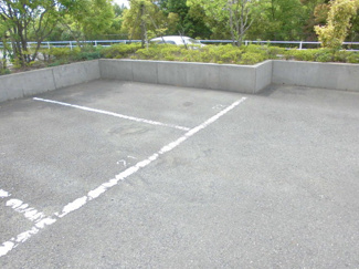 敷地内駐車場（有料・要空き確認）