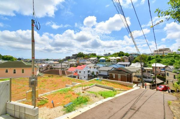 横浜市港北区篠原東２丁目の売地の前面道路含む現地写真|陽当りの良さ、住環境を現地にてご確認下さい！
周辺環境も合わせてご案内させて頂きます！