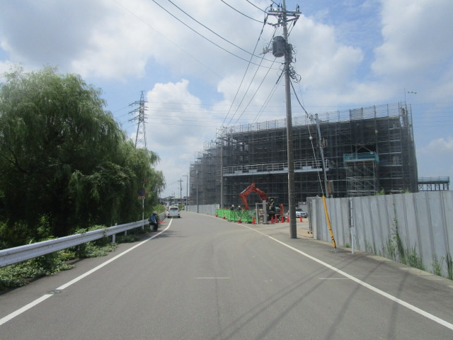 羽生市大字北袋の倉庫の周辺