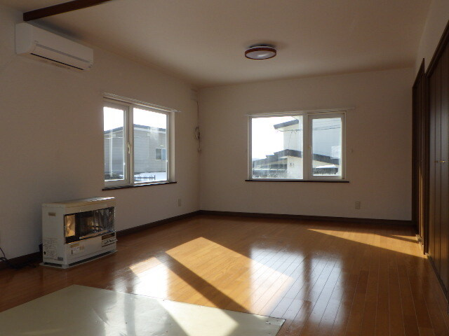 母恋南町3丁目48－146戸建の居間・リビング