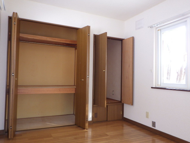 母恋南町3丁目48－146戸建の収納