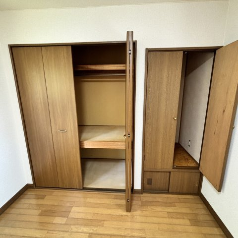母恋南町3丁目48－146戸建の収納