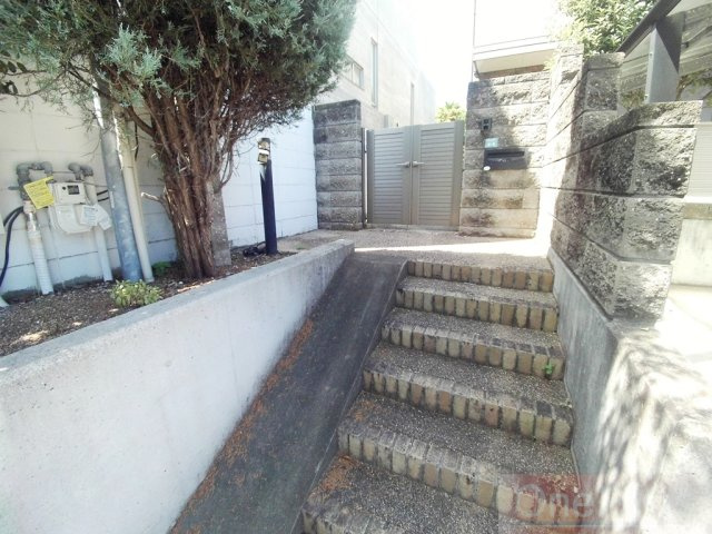 松ノ内テラスハウスのエントランス