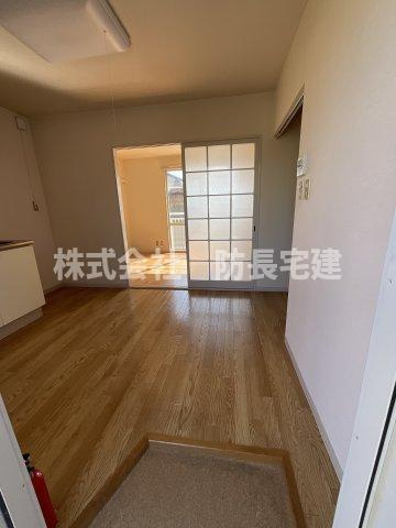 中嶋ハイツの洋室|コンパクトで使いやすい洋室です