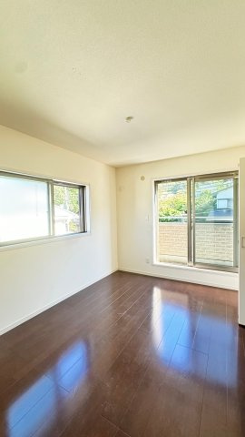 名塩山荘の寝室|洋室