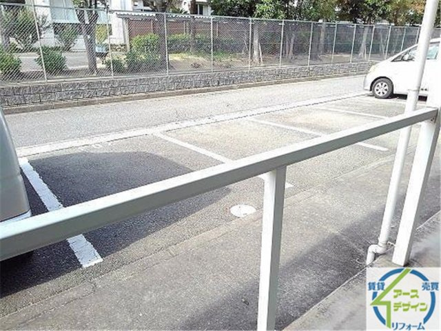 エルドミールの駐車場|車をお持ちの方に嬉しい駐車場付きの物件です