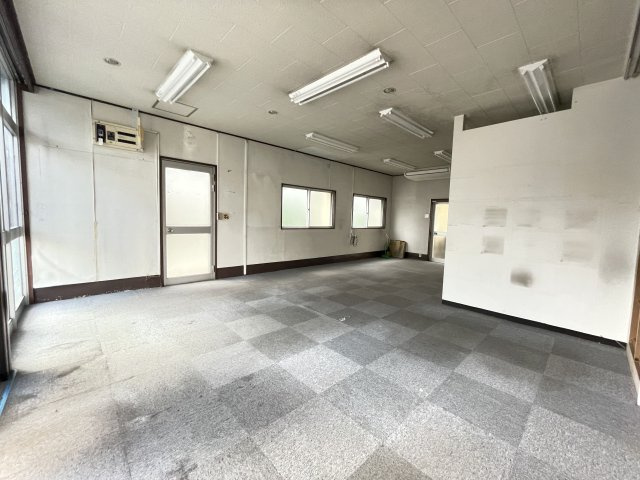 南区三吉町２丁目事務所のロビー