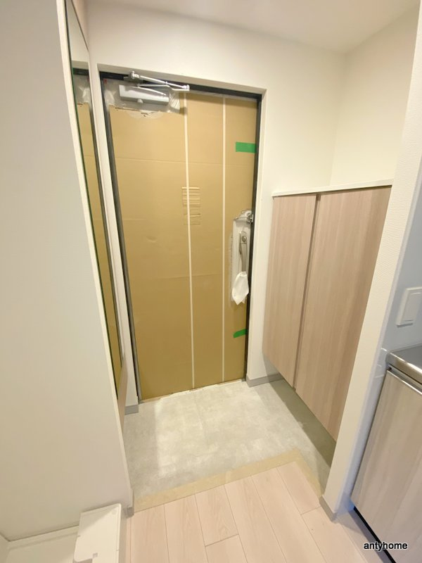 ワールドアイ大阪城EASTアドバンス 仲介手数料無料の玄関