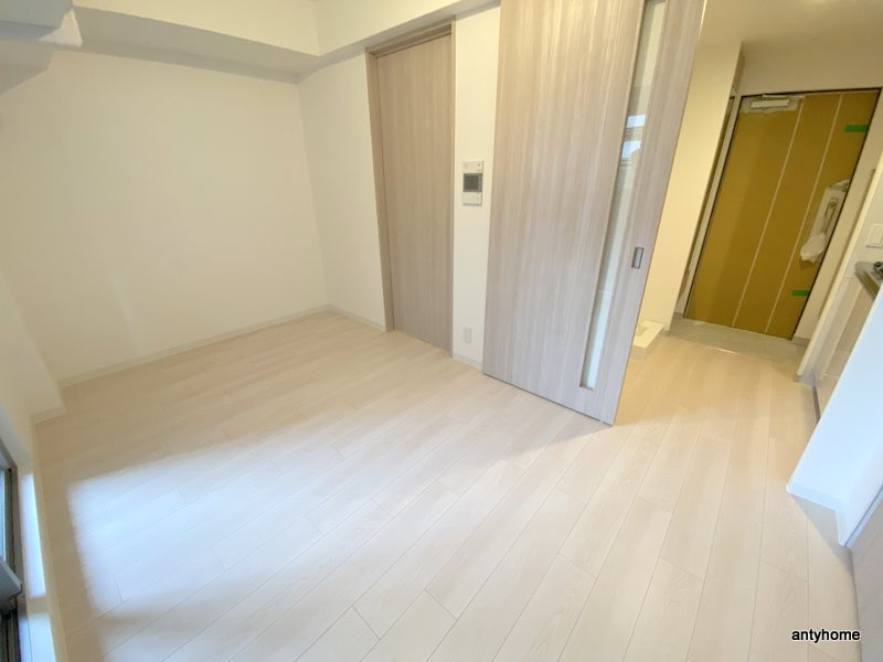 ワールドアイ大阪城EASTアドバンス 仲介手数料無料の居間・リビング