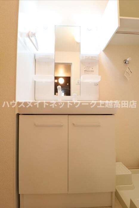 さくらガーデンの独立洗面台|洗髪洗面化粧台