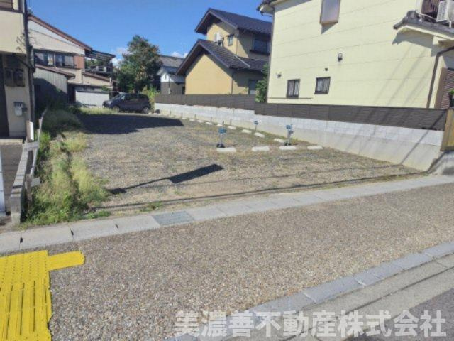 ６３１３６　岐阜市加納城南通土地の外観