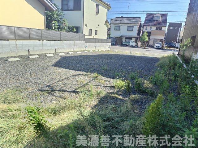 ６３１３６　岐阜市加納城南通土地の外観
