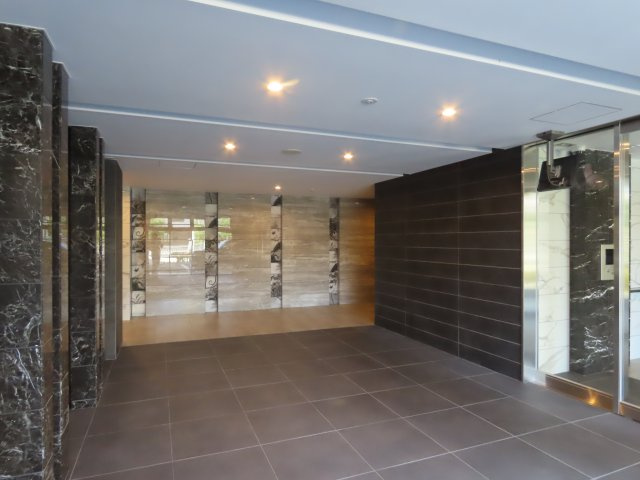 エスリードレジデンス大阪WESTのエントランス